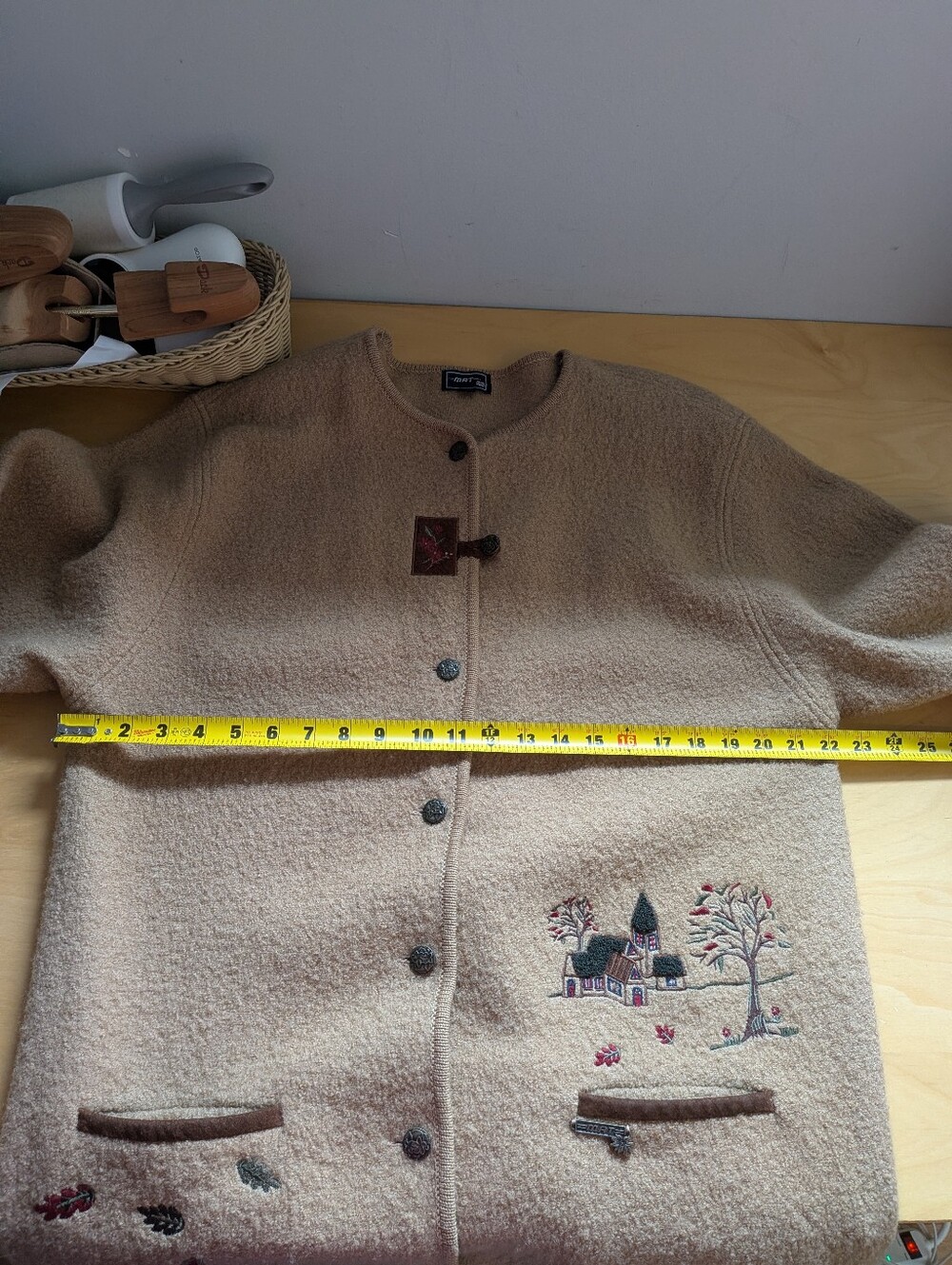 VINTAGE Mat Cardigan Size L 100% Wool Granny Style Buttons Closure Shoulder Pads - Picture 13 of 15